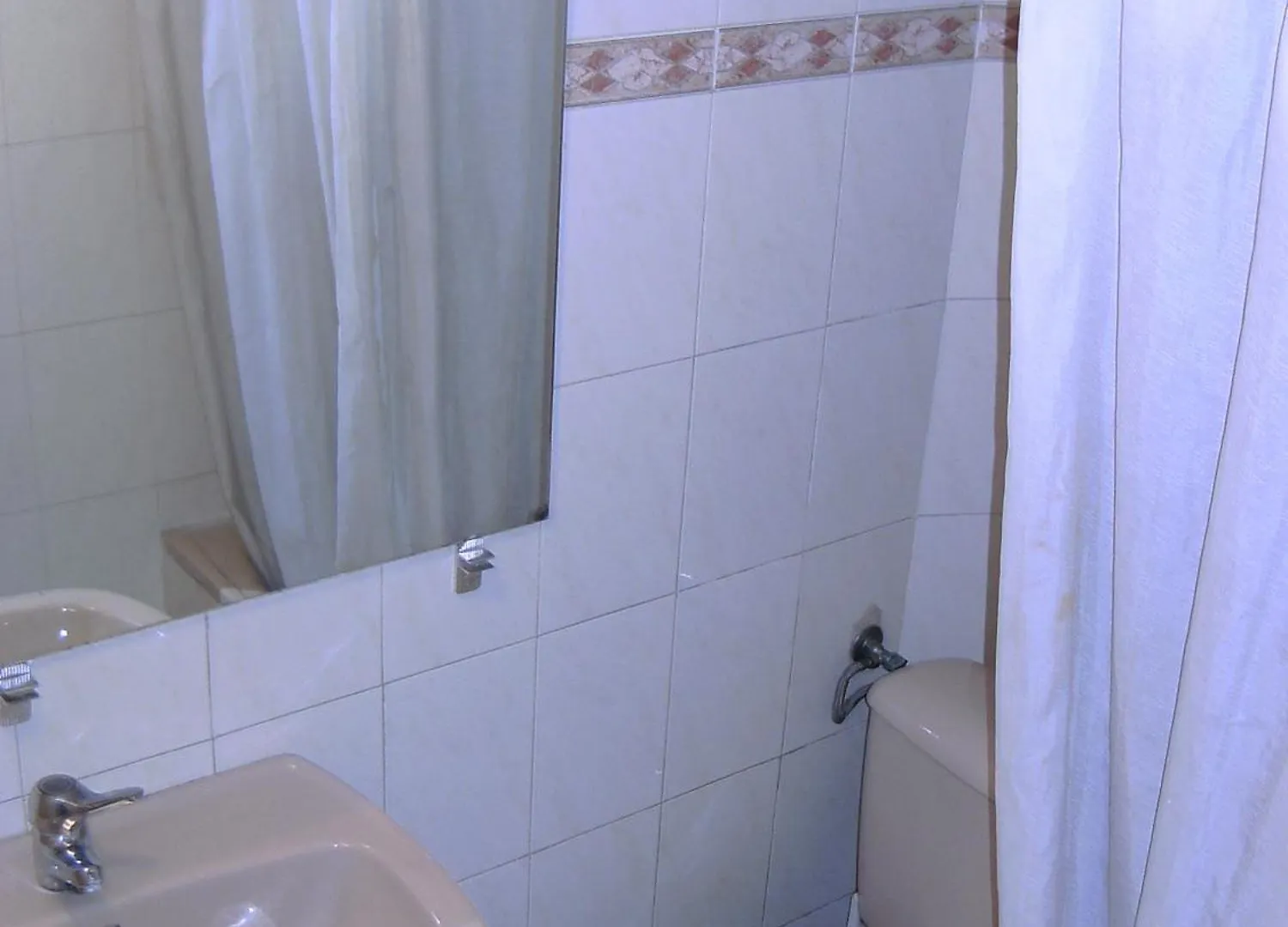 Hostal Alicante Гранада